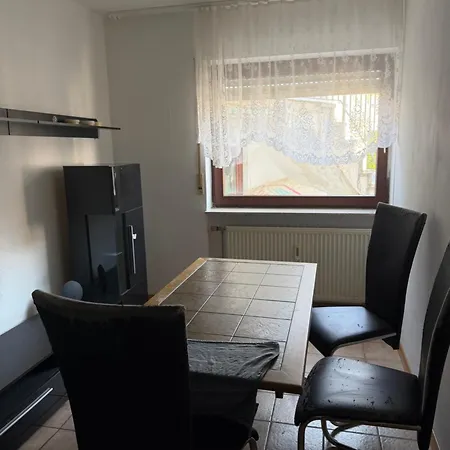 2-zimmer-wohnung Bei Sindelfingen Mit Wlan & Parkplatz Apartamento *